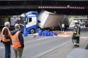 LKW blieb unter Bruecke haengen Koeln Ehrenfeld Innere Kanalstr Hornstr P205